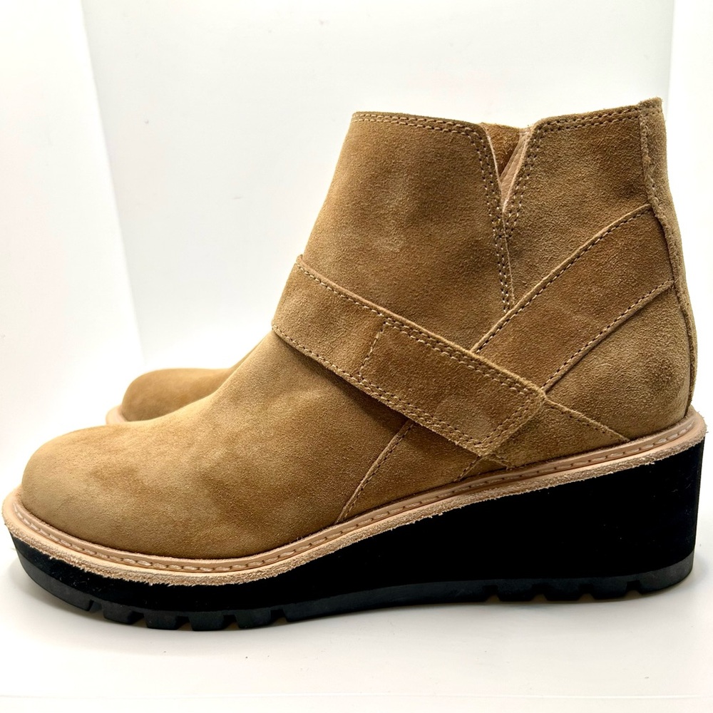 NWOT Eileen Fisher Cargo Platform Wedge Ankle Bootie. Color: Savana Size: 6.5